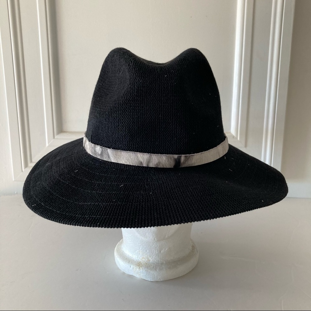 NWT Urban Outfitters Black Animal Print Trim Packable Hat